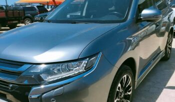 Mitsubishi Outlander PHEV completo