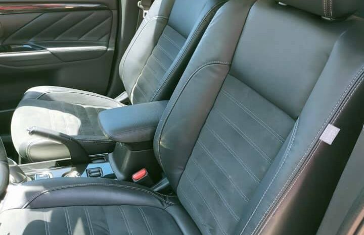 Mitsubishi Outlander PHEV completo