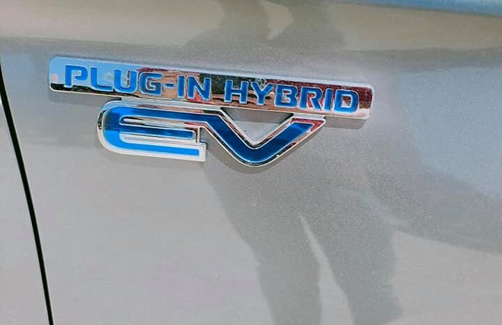 Mitsubishi Outlander PHEV completo