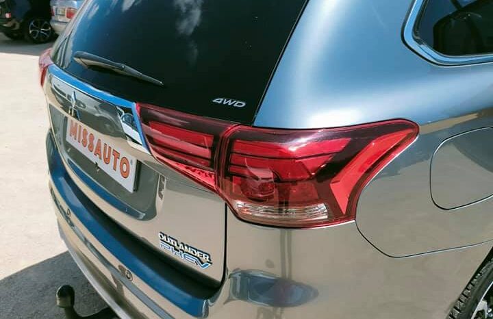 Mitsubishi Outlander PHEV completo