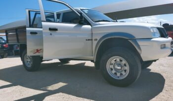 Mitsubishi L200 completo