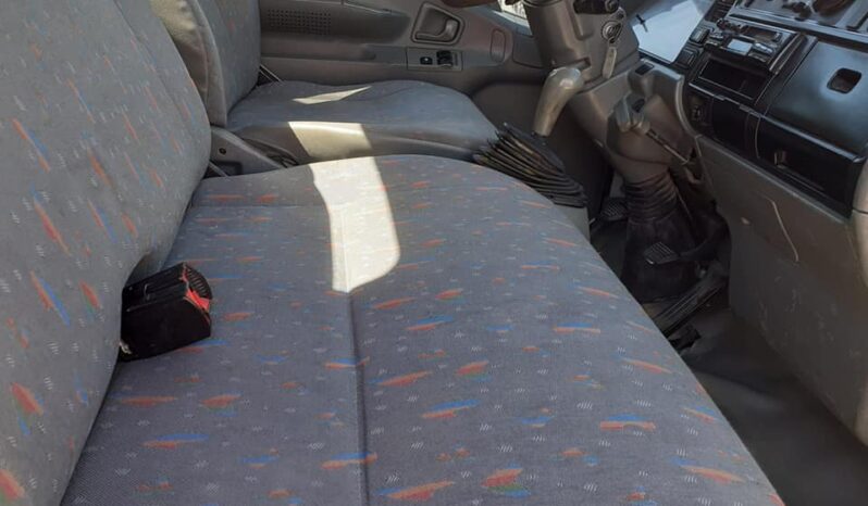 Mitsubishi Canter completo
