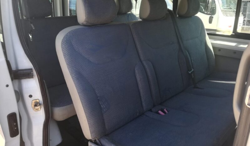 Renault Traffic (9 Lugares) completo