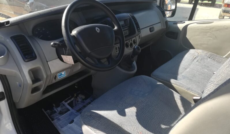 Renault Traffic (9 Lugares) completo