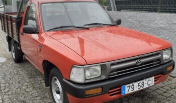 TOYOTA HILUX completo