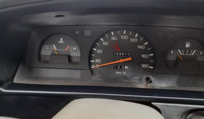 TOYOTA HILUX completo