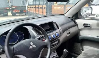 MITSUBISHI L200 (4 LUGARES) completo