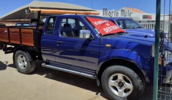 NISSAN NAVARA 4×4 (4-LUGARES) completo