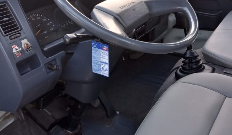 TOYOTA DYNA 150 (CAIXA TRI BASCULANTE) completo