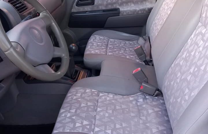 ISUZU D-MAX (6 LUGARES 4X4) completo