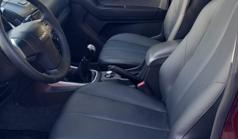 ISUZU D-MAX 4X4 completo