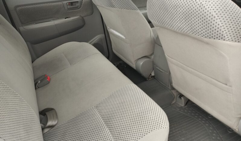 TOYOTA HILUX D-4D 4X4 completo