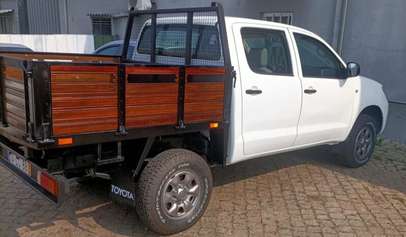 TOYOTA HILUX D-4D 4X4 completo