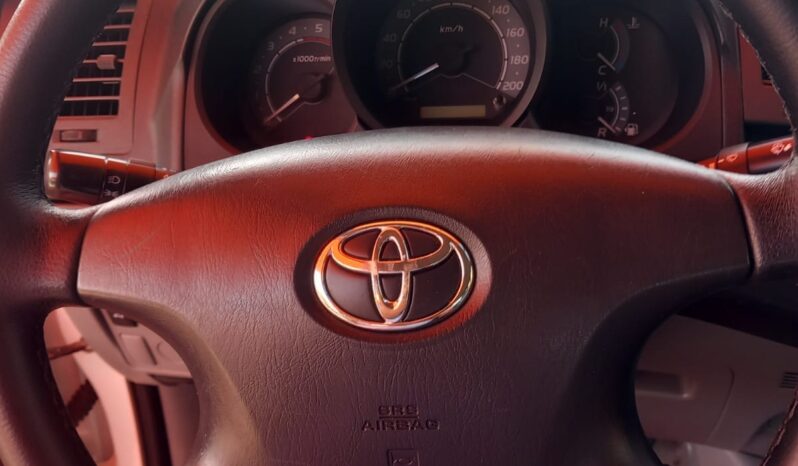 TOYOTA HILUX D-4D 4X4 completo