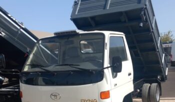 TOYOTA DYNA 150 3.0 (TRI BASCULANTE ) completo
