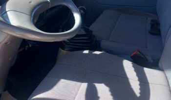 NISSAN CABSTAR  (CABINE TRIPLA 9 LUGARES COM CAIXA) completo