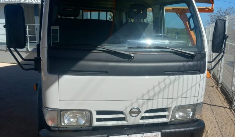 NISSAN CABSTAR  (CABINE TRIPLA 9 LUGARES COM CAIXA) completo
