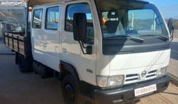 NISSAN CABSTAR  (CABINE TRIPLA 9 LUGARES COM CAIXA) completo