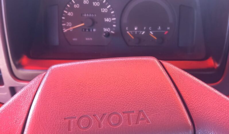 TOYOTA DYNA 150 completo
