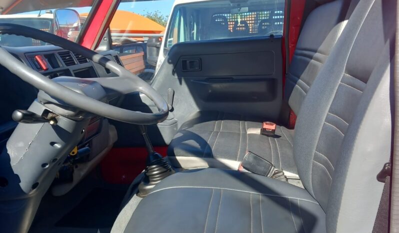 TOYOTA DYNA 150 completo