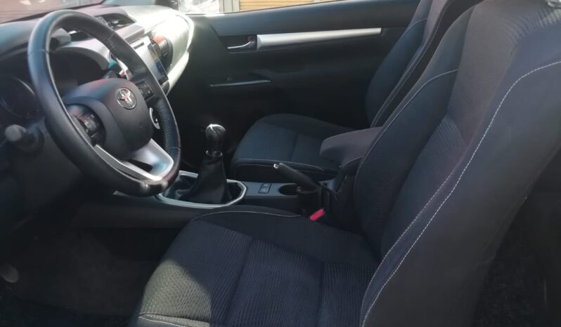 TOYOTA HILUX D-4D 4X4 completo
