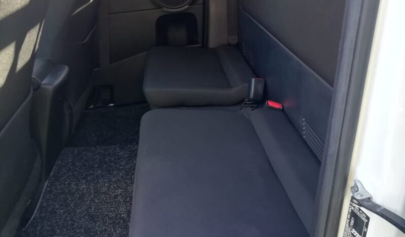 TOYOTA HILUX D-4D 4X4 completo