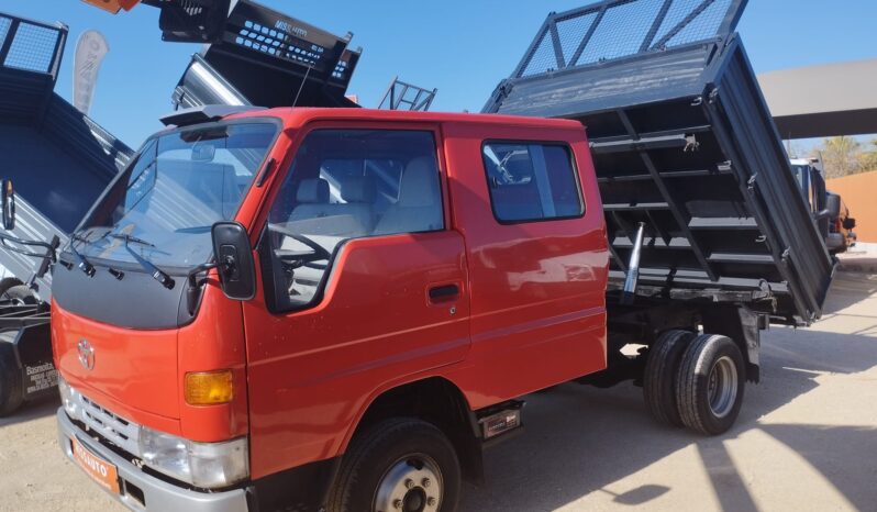 TOYOTA DYNA 150 (CABINE DUPLA TRI BASCULANTE) completo