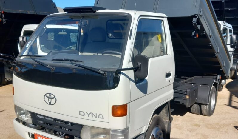 TOYOTA DYNA 150 3.0 (CAIXA TRI BASCULANTE) completo