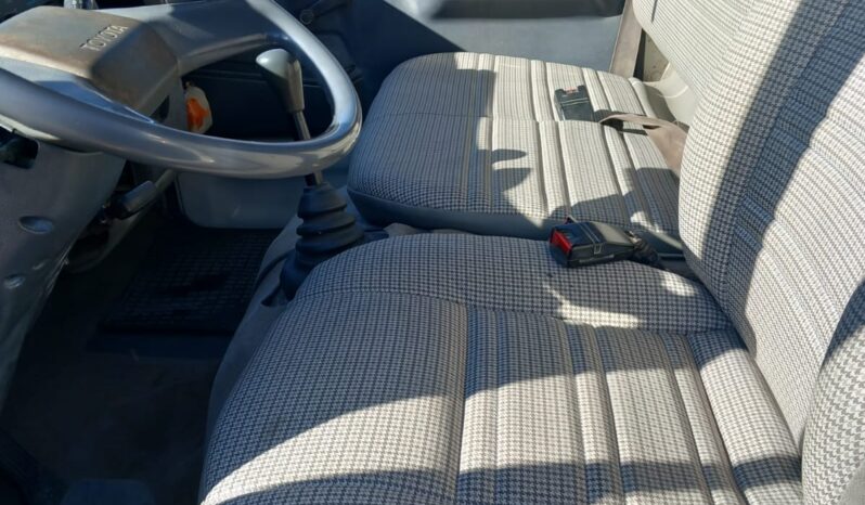 TOYOTA DYNA 150 3.0 (CAIXA TRI BASCULANTE) completo