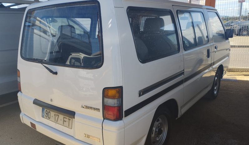 MITSUBISHI L300 (9 LUGARES) completo