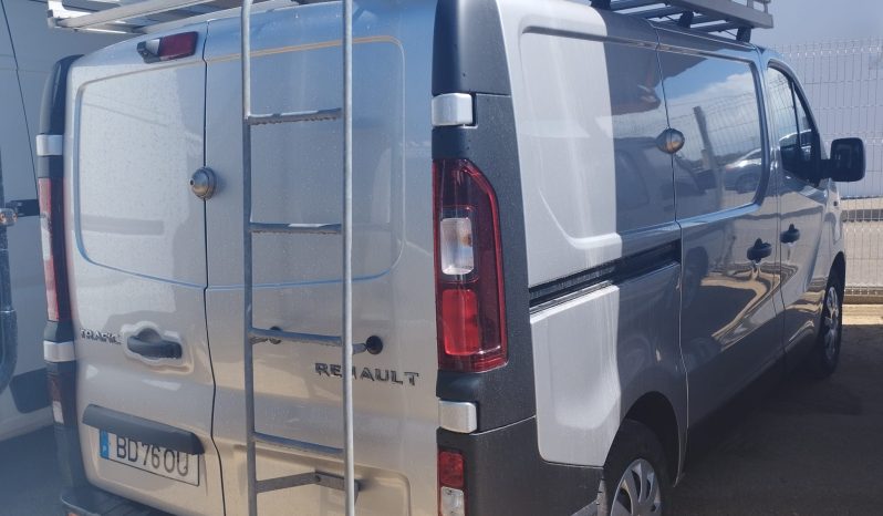 RENAULT TRAFIC completo