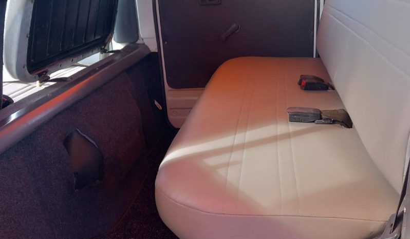 TOYOTA DYNA 250  3.5 ( 7 LUGARES CAIXA TRIBASCULANTE 7) completo