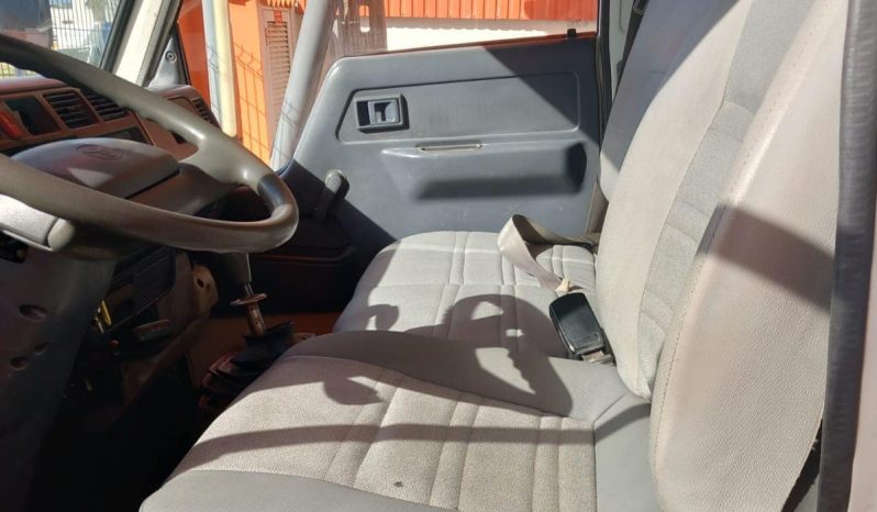 TOYOTA DYNA 250  3.5 ( 7 LUGARES CAIXA TRIBASCULANTE 7) completo