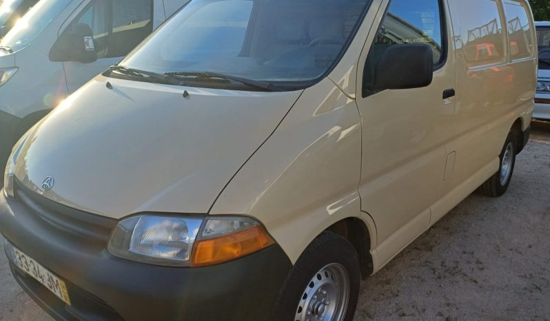 TOYOTA HIACE ( 3 LUGARES ) completo