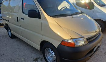 TOYOTA HIACE ( 3 LUGARES ) completo