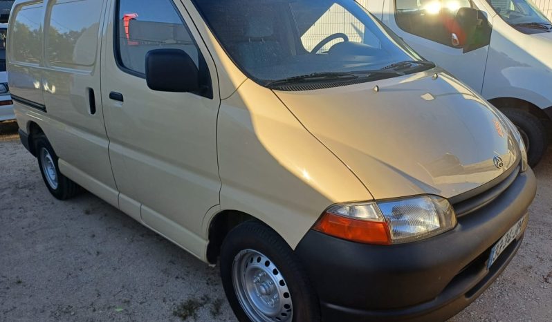 TOYOTA HIACE ( 3 LUGARES ) completo