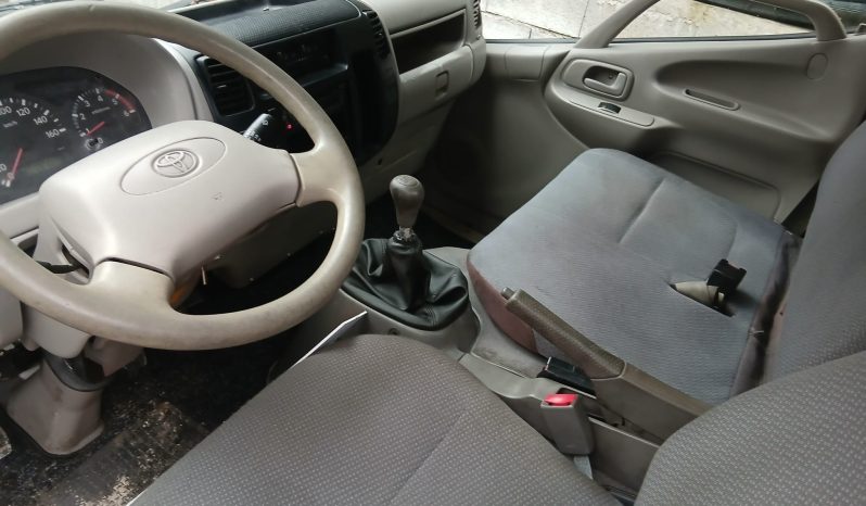 TOYOTA DYNA M 2.5 D4D  (Caixa de madeira 5.40m de comprimento e 2.0 de largura) completo