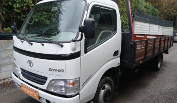 TOYOTA DYNA M 2.5 D4D  (Caixa de madeira 5.40m de comprimento e 2.0 de largura) completo